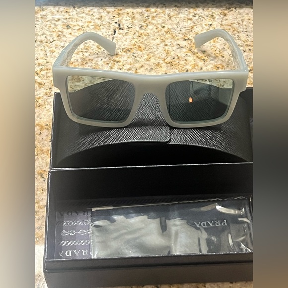 Prada Sunglasses Limited Edition - Picture 4 of 7